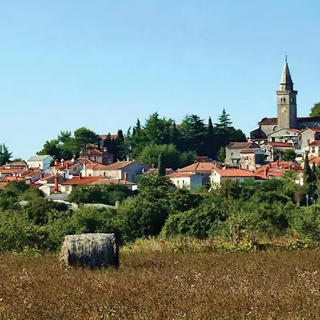 Holiday Krizanci I *